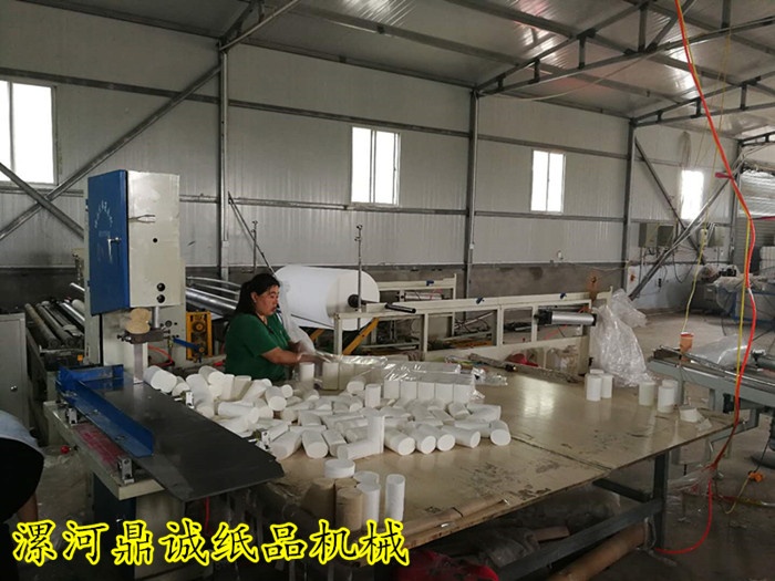 衛生紙加工現場 衛生紙加工現場