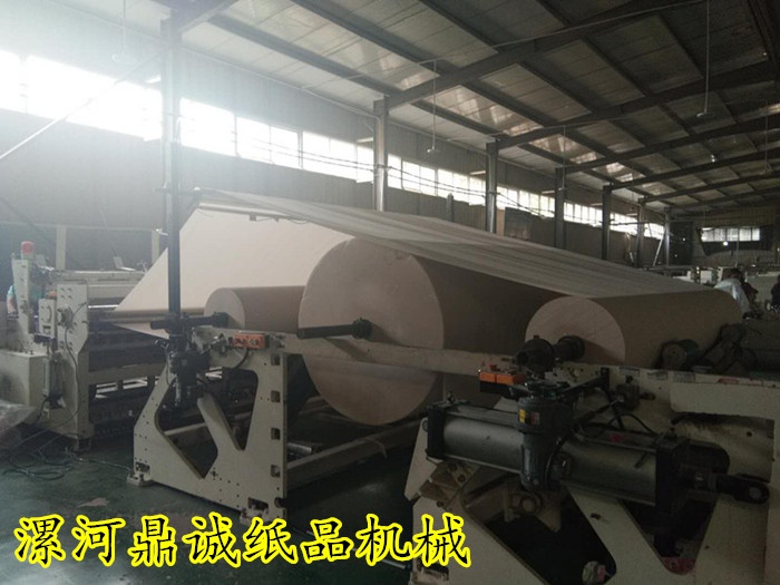 衛生紙加工現場 衛生紙加工現場