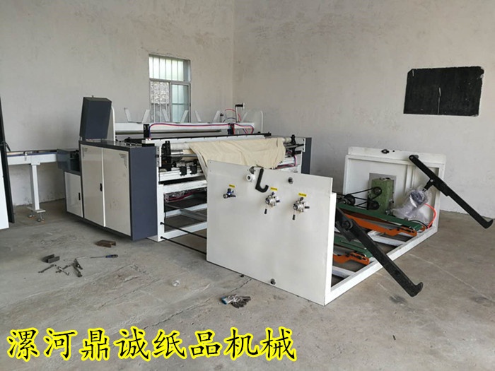 1880型全自動衛(wèi)生紙復卷機 1880型全自動衛(wèi)生紙復卷機