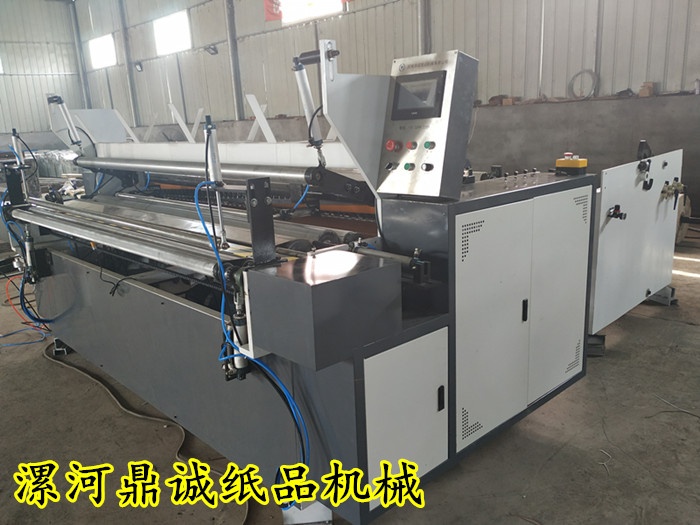 1880型全自動壓花復(fù)卷機 1880型全自動壓花復(fù)卷機