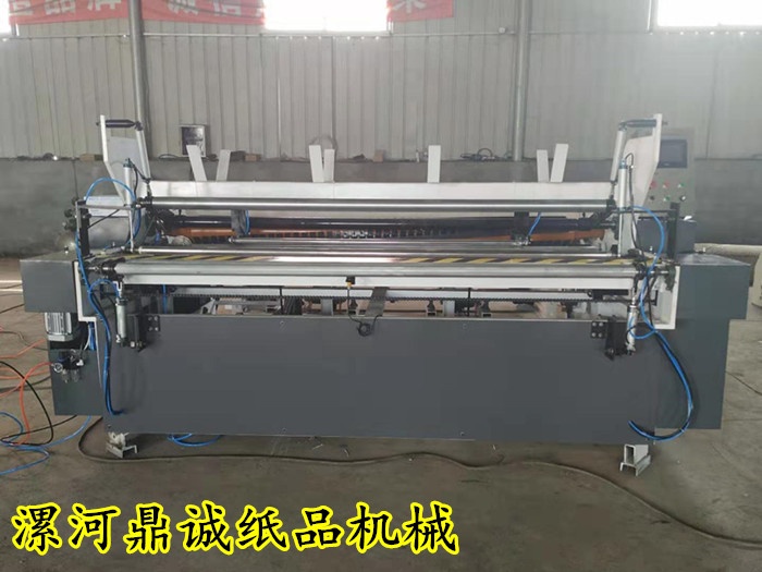 1880型全自動壓花復卷機 1880型全自動壓花復卷機